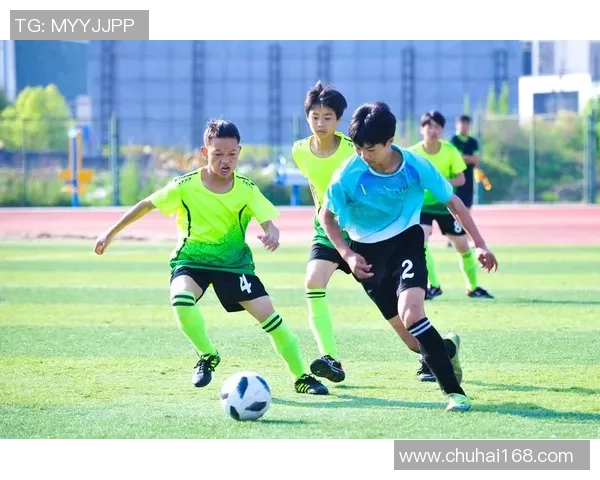 足球FGZ引领新时代足球潮流探索运动与科技的完美结合 足球FGZ引领新时代足球潮流探索运动与科技的完美结合