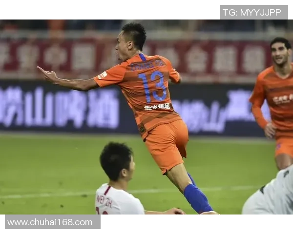 老张侃足球：从球场到生活的精彩故事与深刻见解